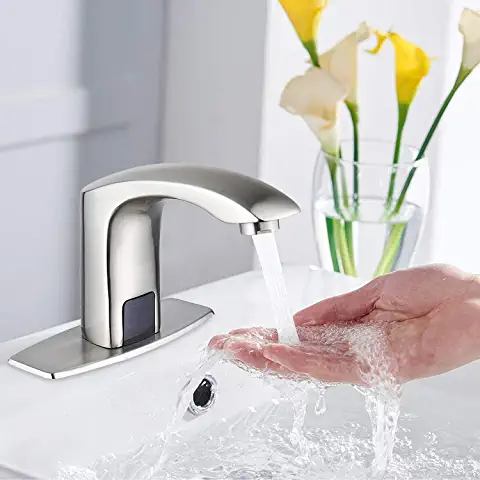 Battery-powered automatic faucet