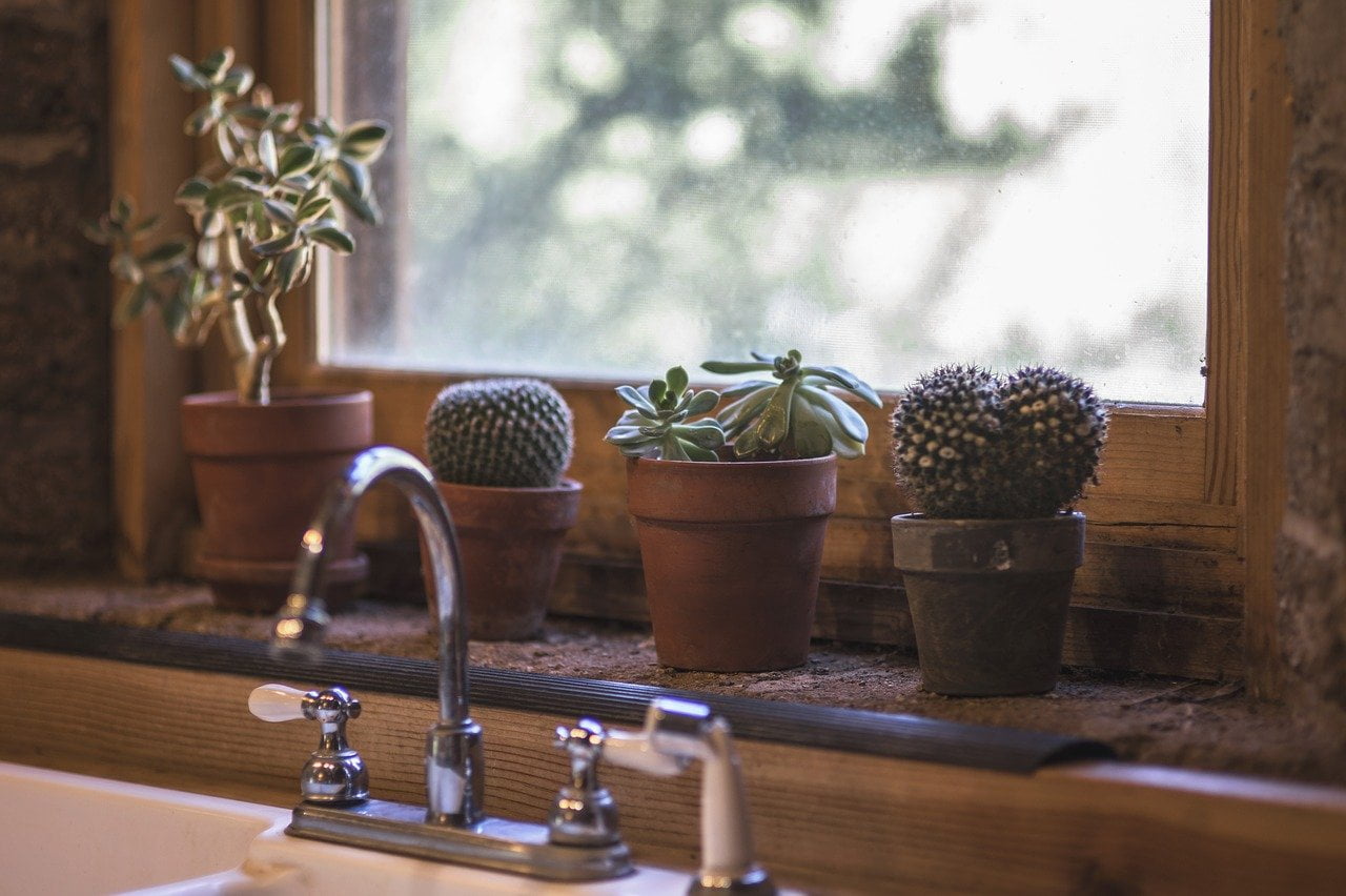 How To Decor Kitchen Faucets With Different Accessories