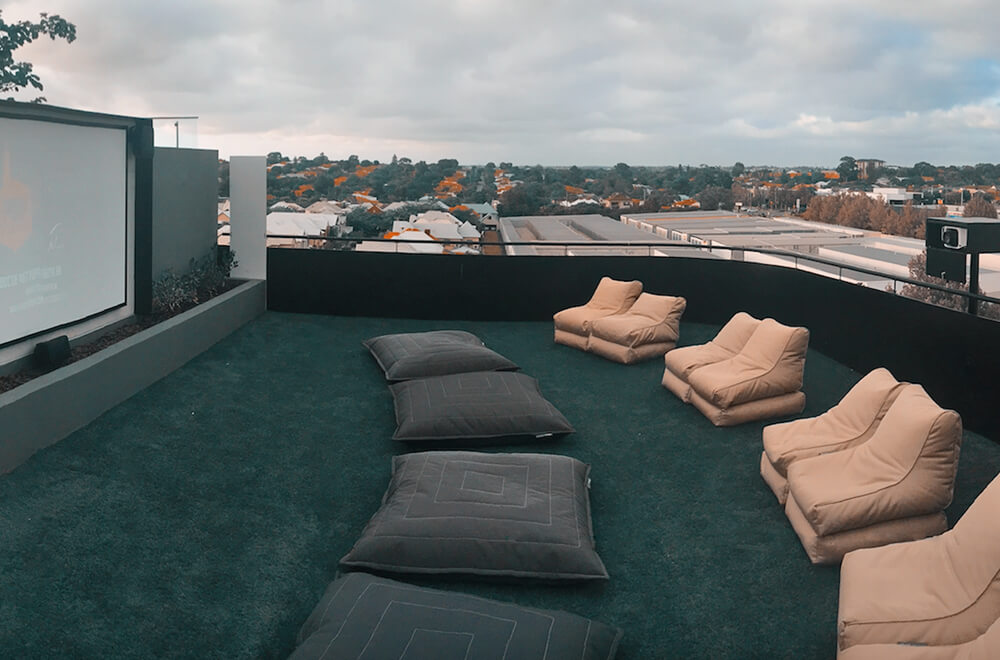 Design a Rooftop Bar for Unforgettable Parties 